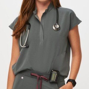 women's Bonsai Rafaela™ - Oversized Scrub Top - S / Bonsai